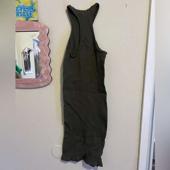 Sleeveless Olive Green Ribbed Dress - Picture 4 of 4